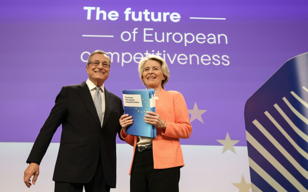 epa11594263 European Commission President Ursula Von der Leyen (R) and former Italian prime minister Mario Draghi attend a joint press conference to present the final report on the future of EU competitiveness in Brussels, Belgium, 09 September 2024. Von der Leyen had announced the commissioning of this report to the former Italian prime minister Draghi in her speech on the 2023 State of the Union, when she made the future of Europe's competitiveness a priority, and committed to further?reduce administrative burden and strengthen the Single Market.  EPA/OLIVIER HOSLET