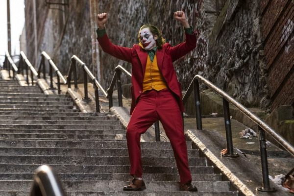 Joker (Warner Bros. Discovery) - una scena del film con Joaquin Phoenix
