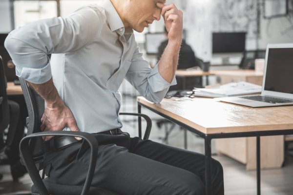 lavoro pc mal di schiena