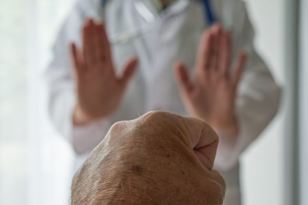 medici aggressione violenza