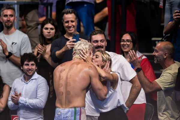 July 28, 2024, Paris, FRANCE: 240728 Nicolo Martinenghi of Italy celebrates after the menâ€™s 100 meters breaststroke swimming final during day 2 of the Paris 2024 Olympic Games on July 28, 2024 in Paris. .Photo: Maxim ThorÃ© / BILDBYRÃ…N / kod MT / JM0585.bbeng simning swimming svÃ¸mming olympic games olympics os ol olympiska spel olympiske leker paris 2024 paris-os paris-ol jubel (Credit Image: © Maxim Thore/Bildbyran via ZUMA Press)