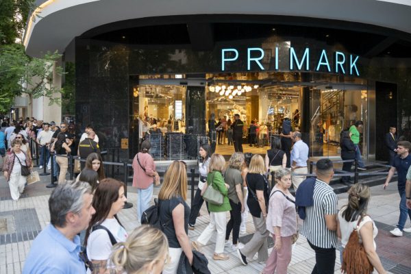 May 25, 2024, Madrid, Spain: Shoppers queue in line to enter a new store from the Irish fashion retailer brand Primark in Spain. (Credit Image: © Miguel Candela/SOPA Images via ZUMA Press Wire)